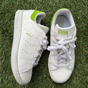 Adidas Stan Smith X Disney Kermit Boys Size 2 US Athletic Shoes Sneakers 33.5 EU